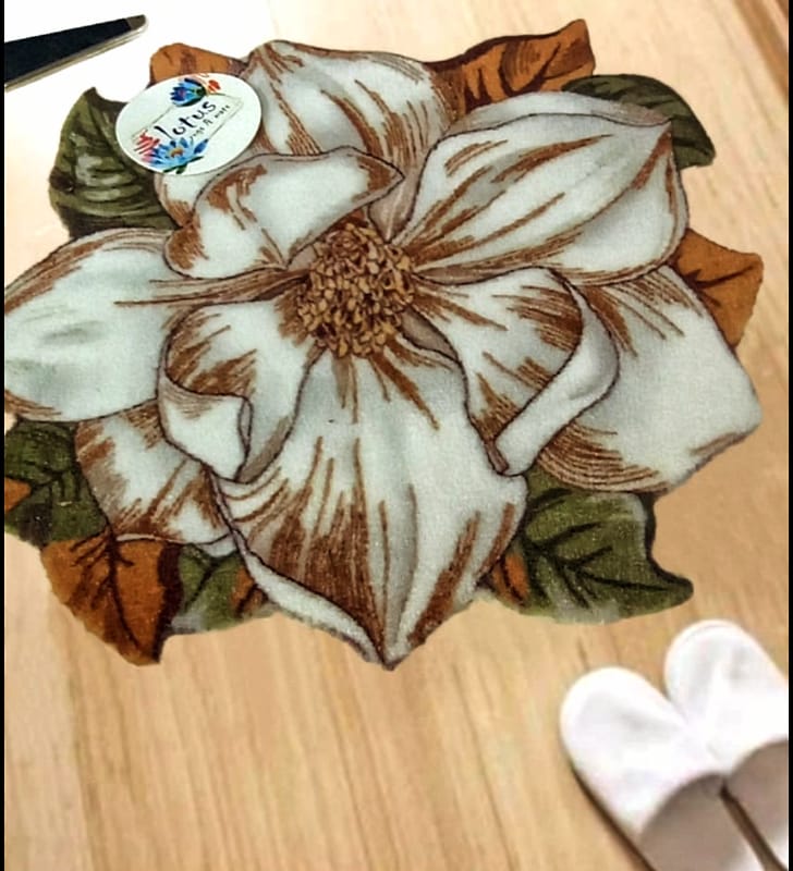 Magnolia bloom mat